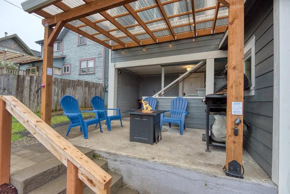 #Stayinmydistrict Historic Apartment Near Downtown Coos Bay Exterior photo